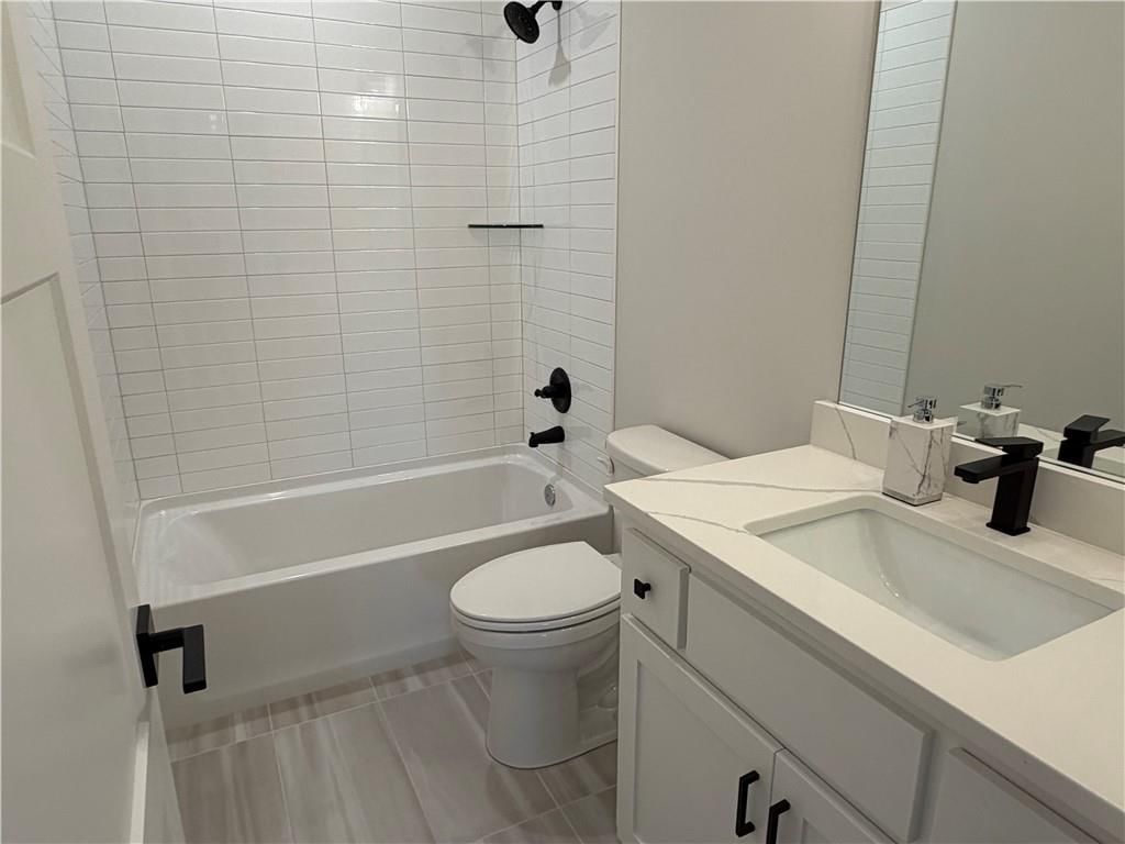 1642 N 157th Terrace — photo 18