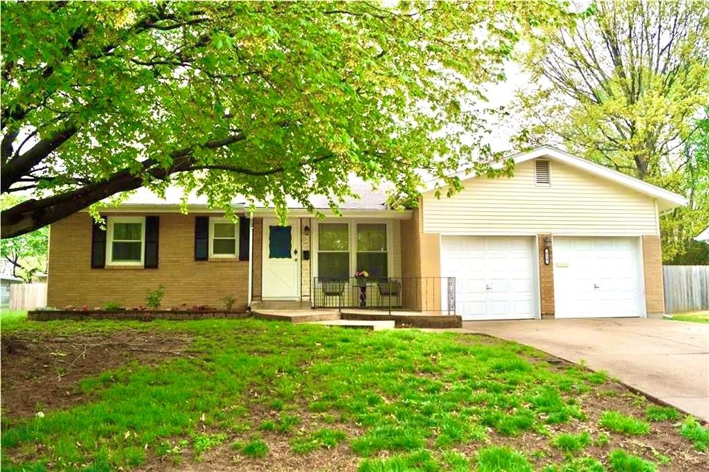 810 SW Pleasant Drive — photo 3