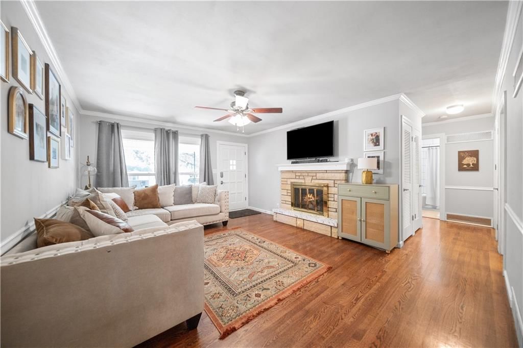 810 SW Pleasant Drive — photo 4