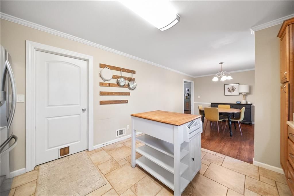 810 SW Pleasant Drive — photo 11