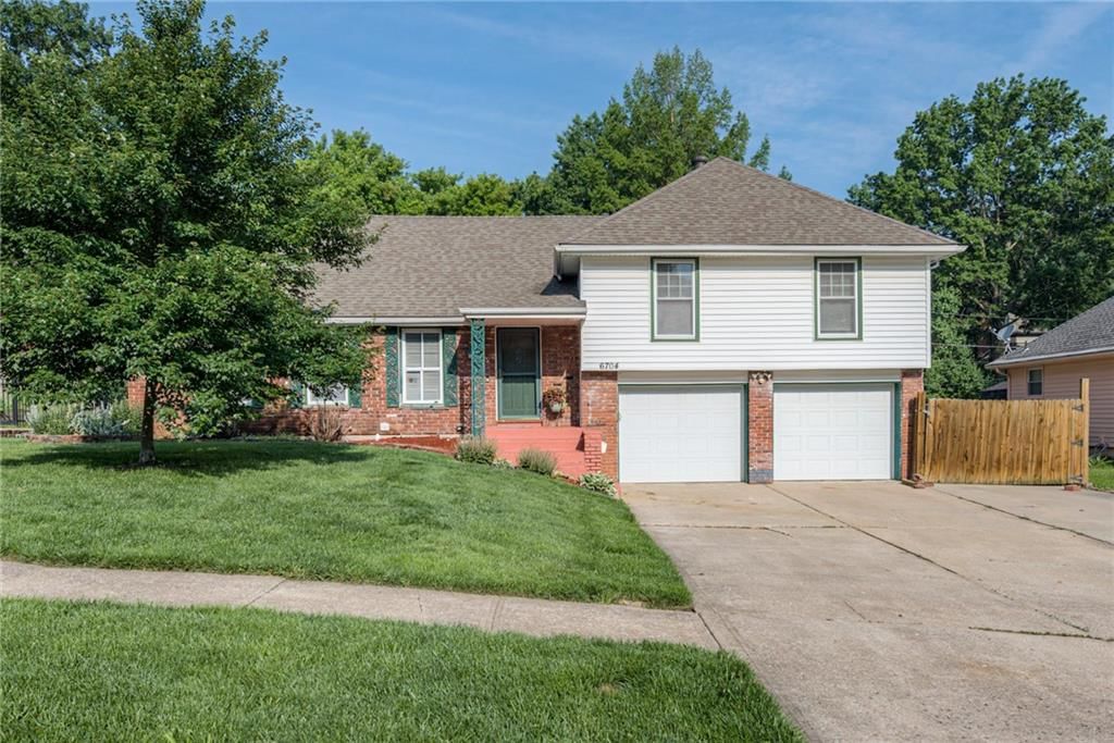 6704 N Garfield Street, Gladstone, MO