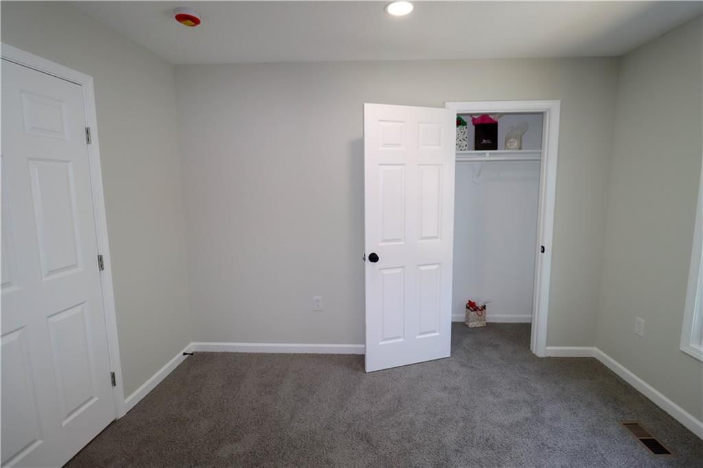 53 N Valley Street — photo 17