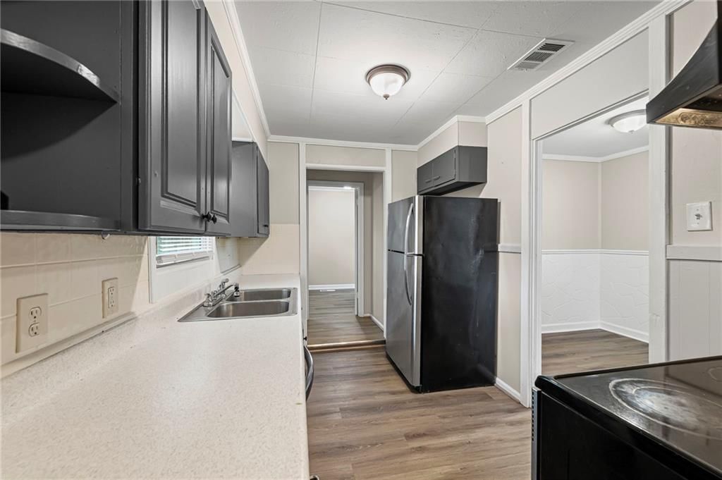 Photo 11 of 22 - 712 NE 45th Street