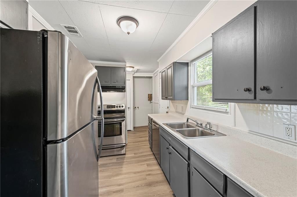 Photo 12 of 22 - 712 NE 45th Street