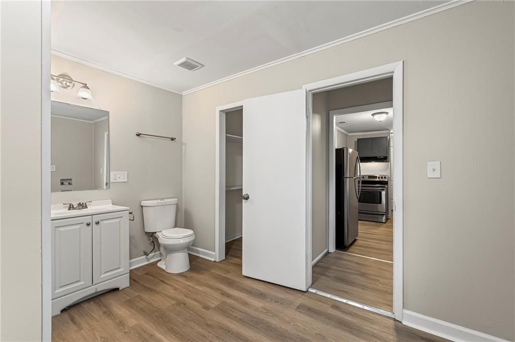 Photo 15 of 22 - 712 NE 45th Street
