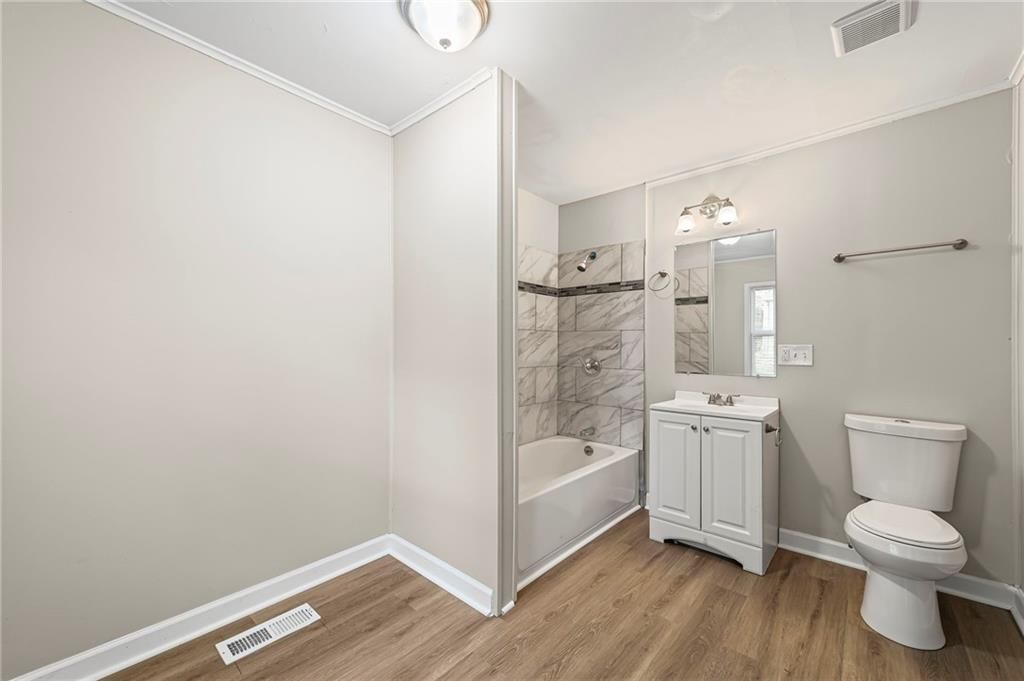 Photo 16 of 22 - 712 NE 45th Street