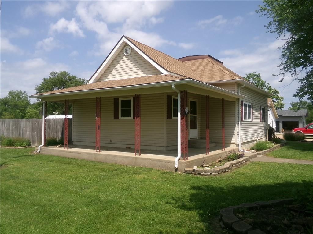 304 E Sixth Street — photo 1