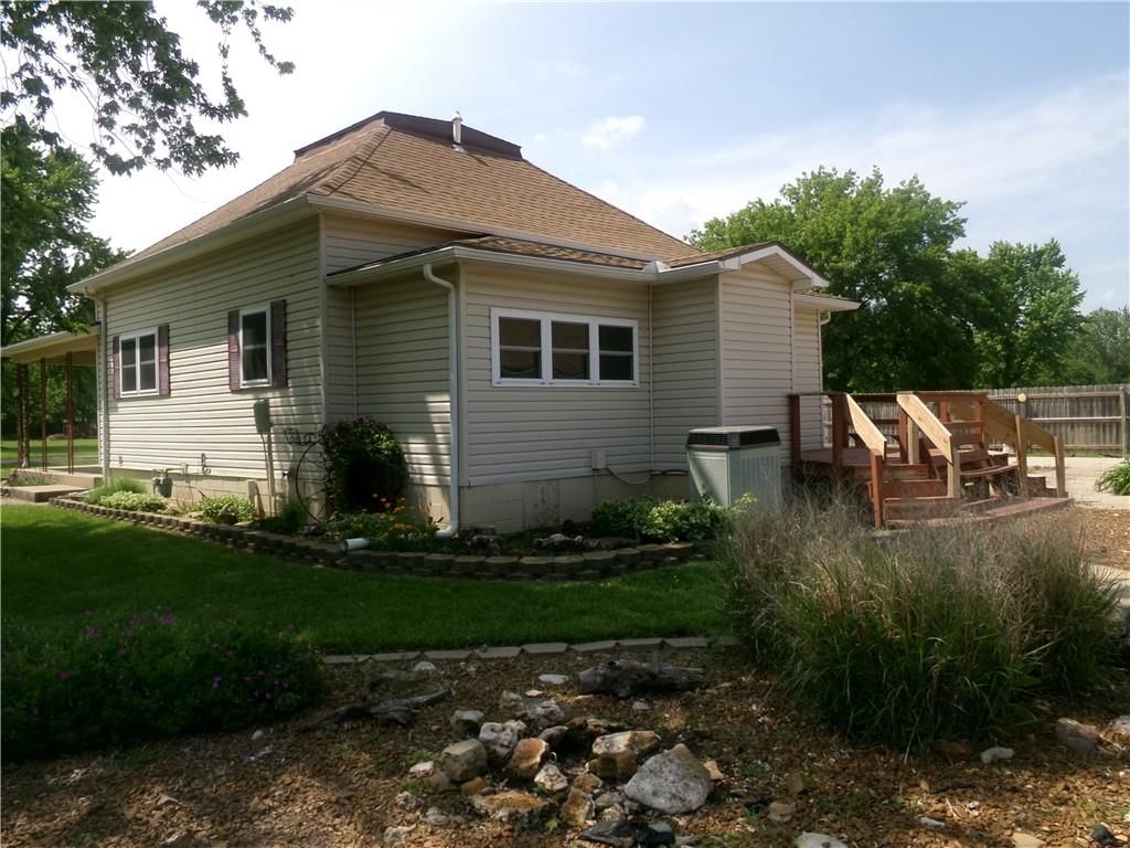 304 E Sixth Street — photo 3
