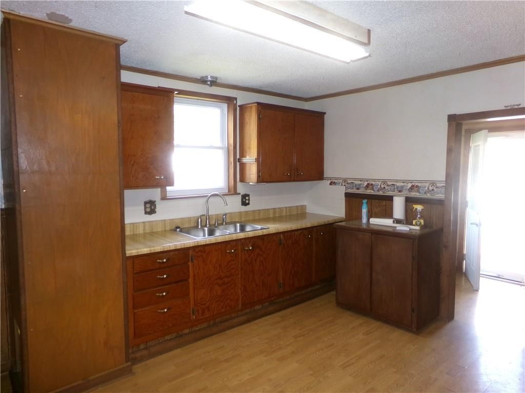 304 E Sixth Street — photo 8