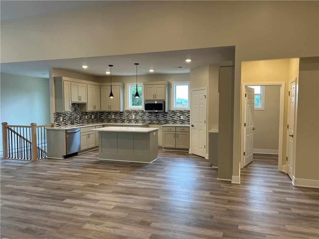 2320 NE 72ND Street — photo 8