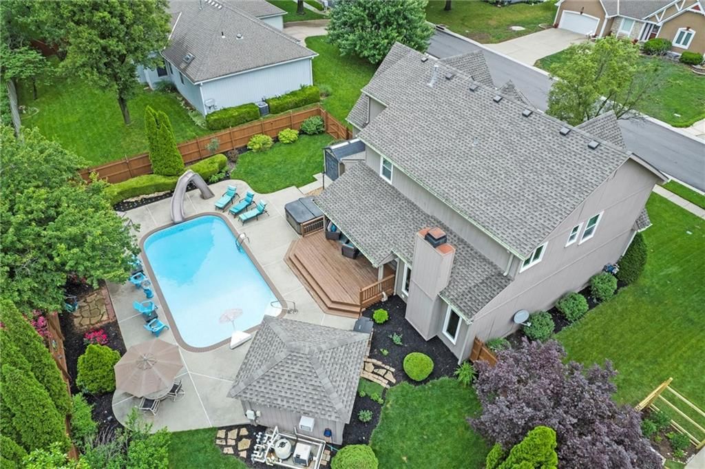 712 SW Benjamin Drive — photo 3