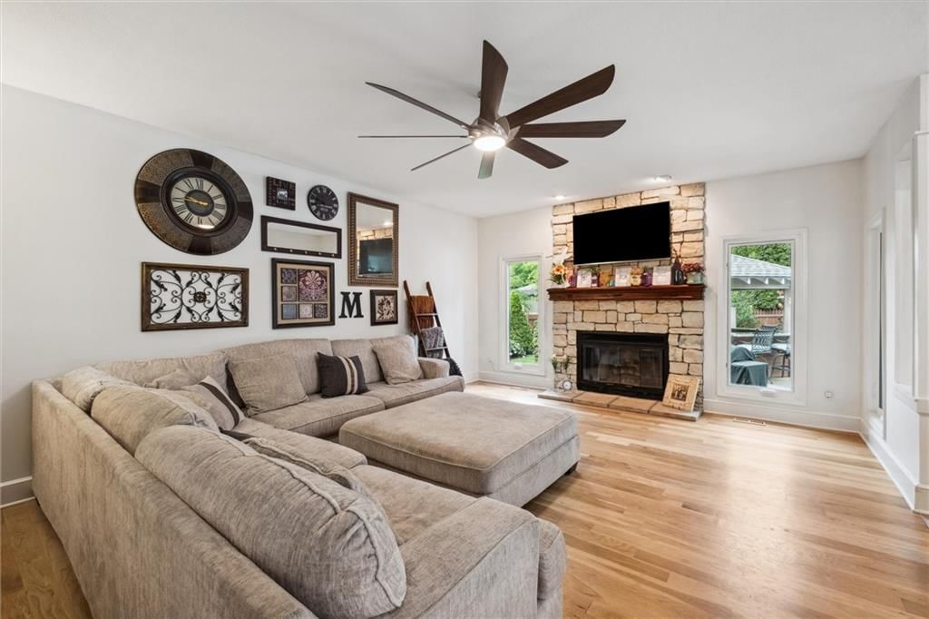 712 SW Benjamin Drive — photo 8