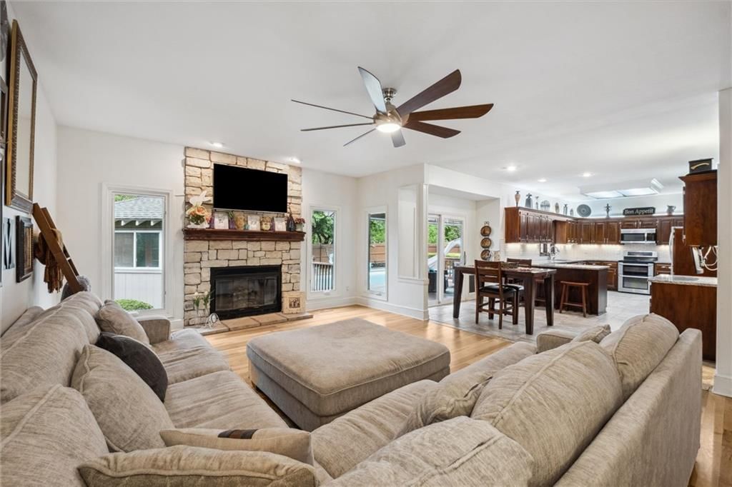 712 SW Benjamin Drive — photo 9