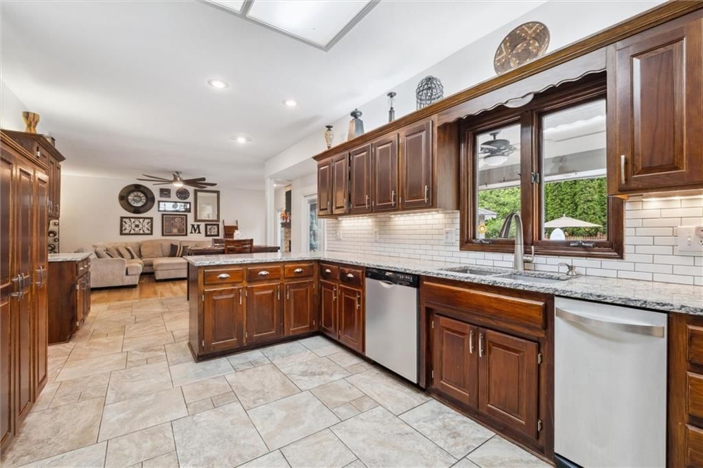 712 SW Benjamin Drive — photo 14