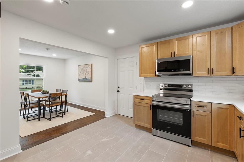 1104 W 100th Terrace — photo 9