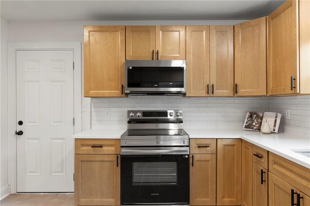 1104 W 100th Terrace — photo 10