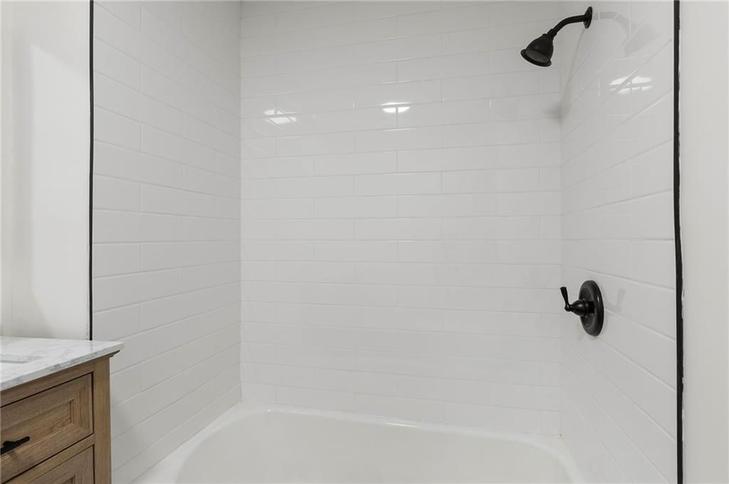 1104 W 100th Terrace — photo 24