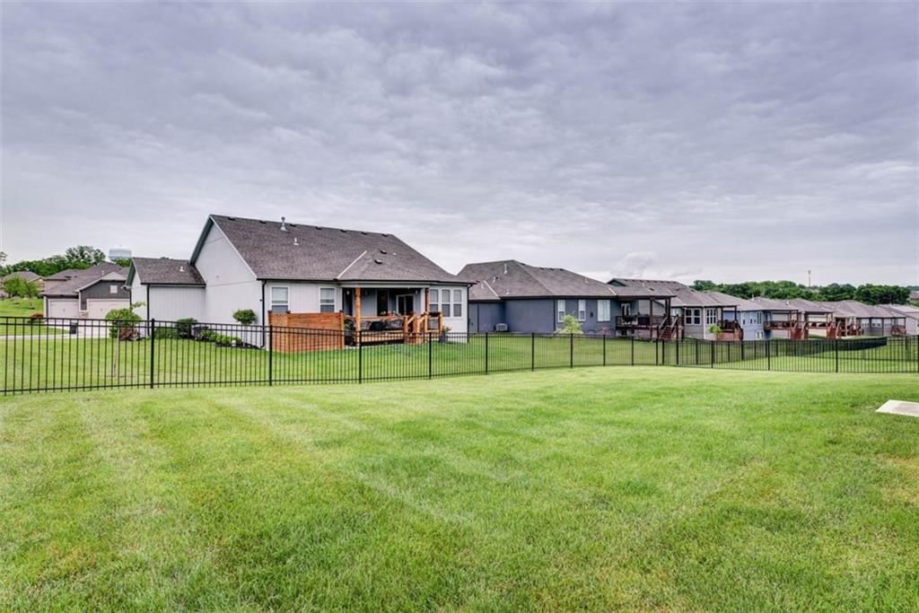 7495 NW Douglas Court — photo 48