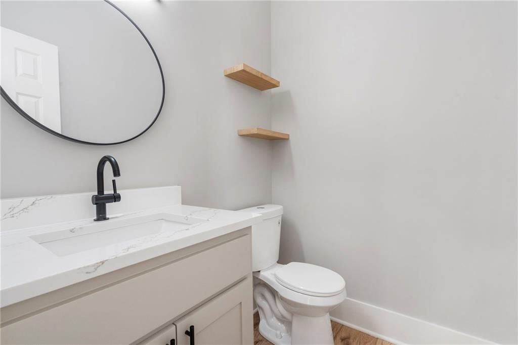2815 E 33rd Street — photo 15