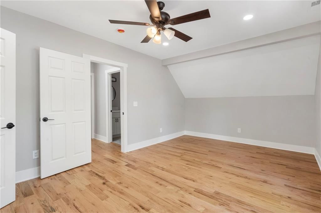 2815 E 33rd Street — photo 18