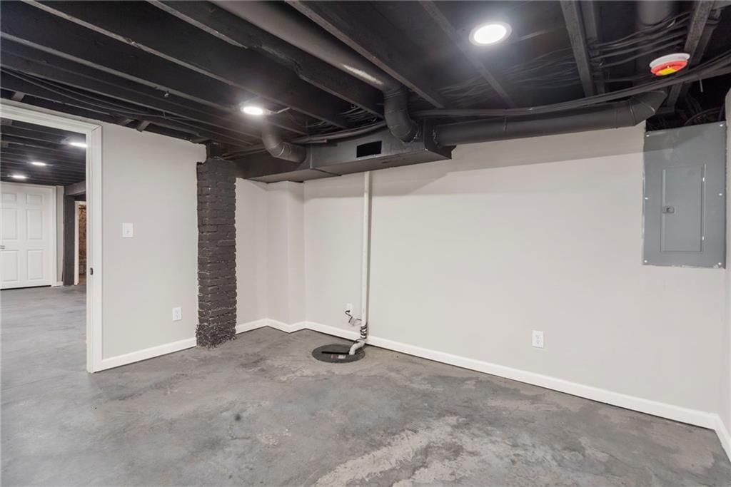 2815 E 33rd Street — photo 22
