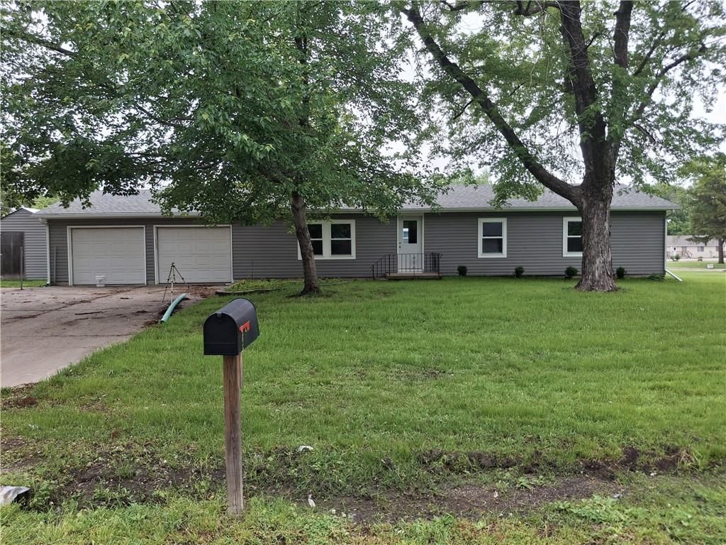 715 E Blackhawk Street, Ottawa, KS
