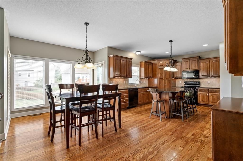 2703 SW 9th Terrace — photo 8