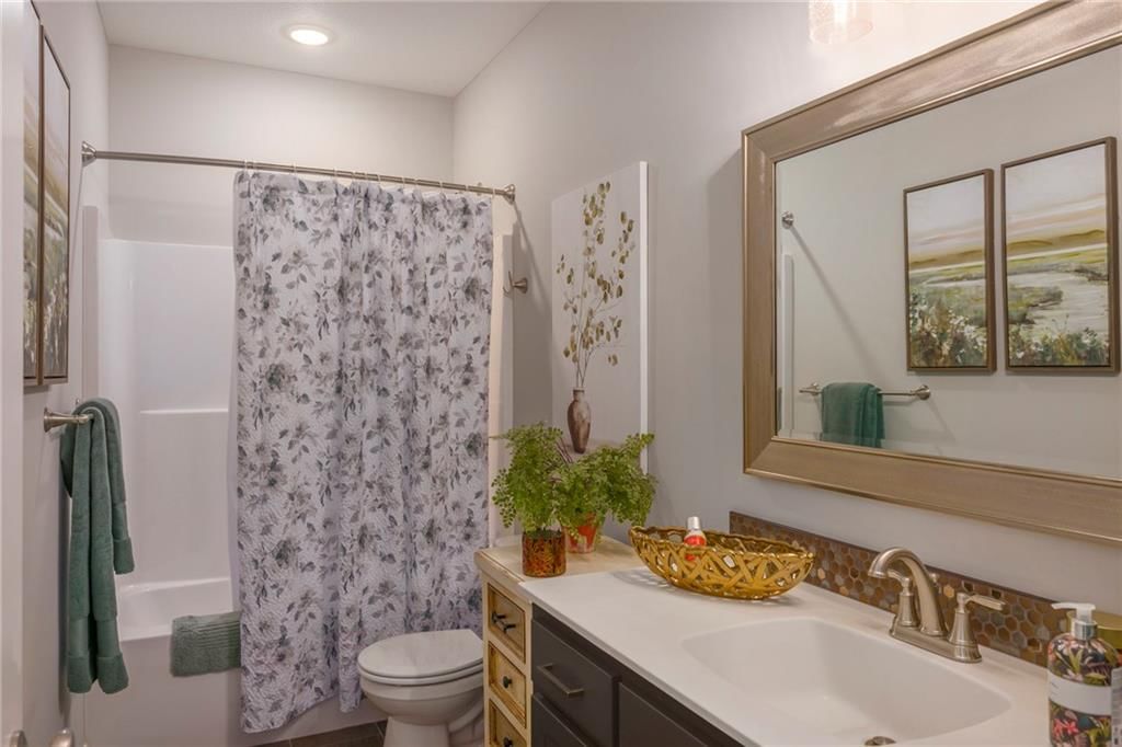 Photo 40 of 66 - 14814 Thousand Oaks Place