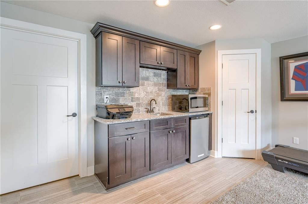12435 Parkview Avenue — photo 31