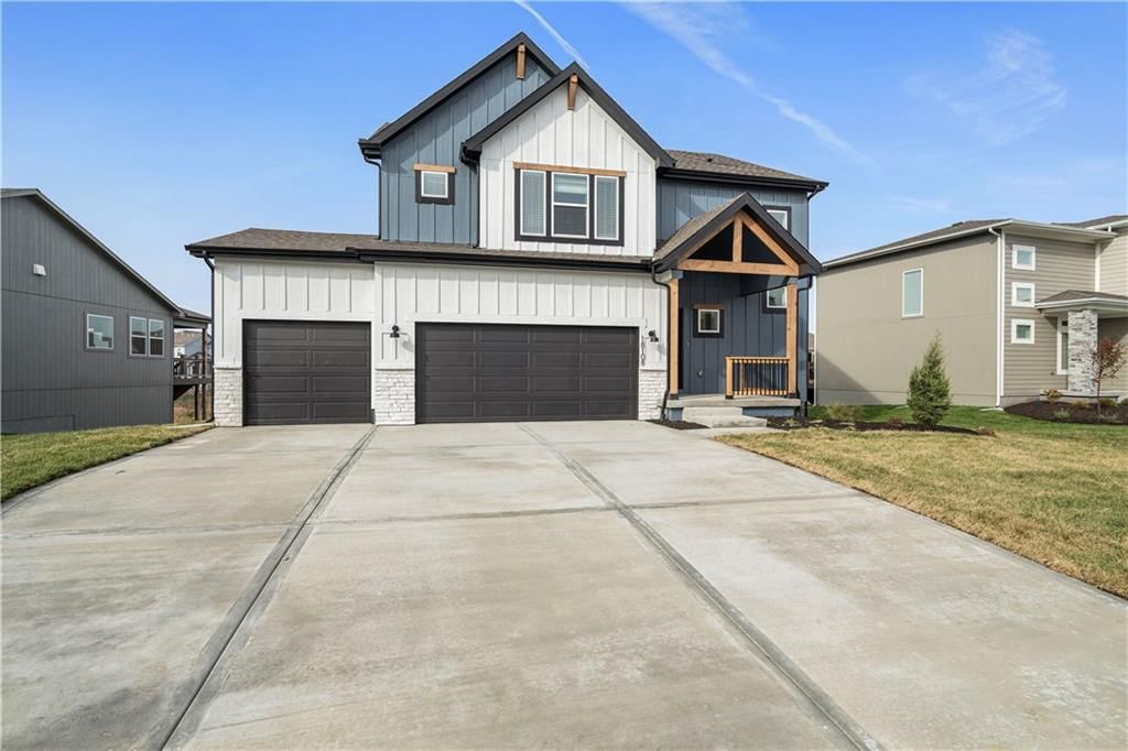 Photo 3 of 41 - 502 Woodview Drive