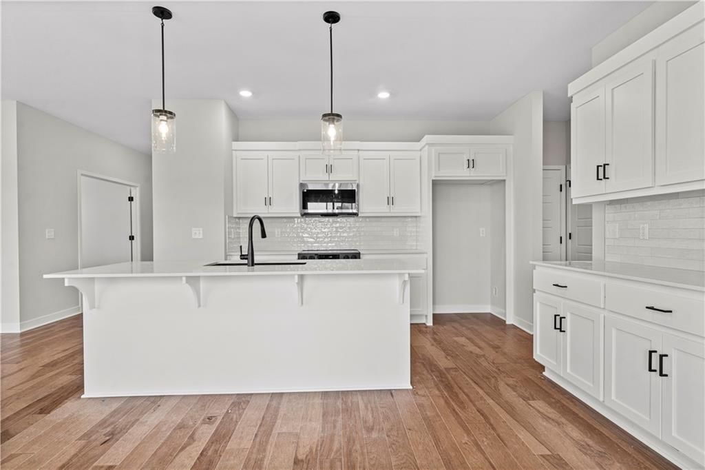 Photo 17 of 41 - 502 Woodview Drive