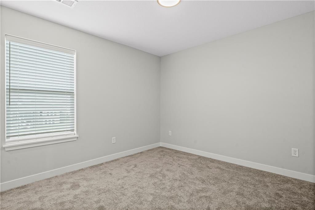 Photo 33 of 41 - 502 Woodview Drive