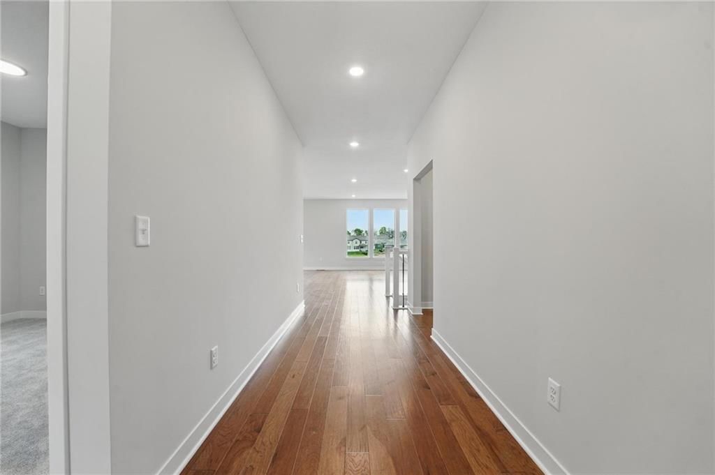 Photo 5 of 26 - 500 Woodview Drive