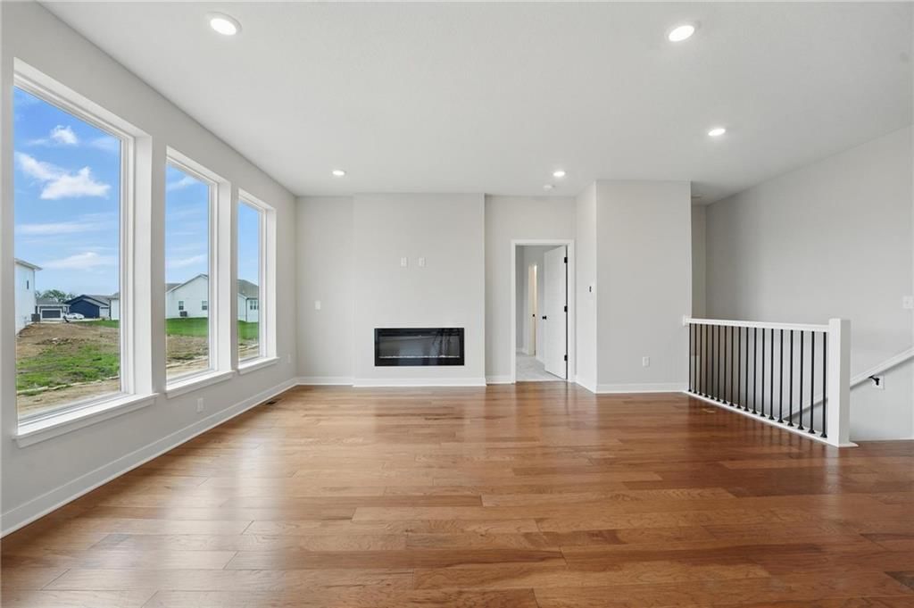 Photo 7 of 26 - 500 Woodview Drive