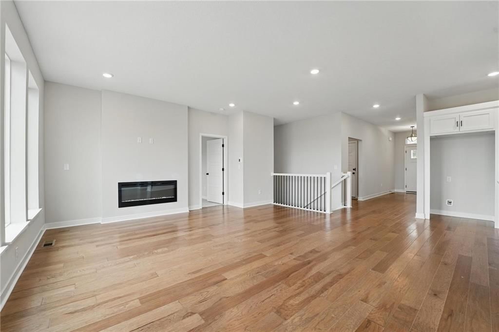 Photo 8 of 26 - 500 Woodview Drive