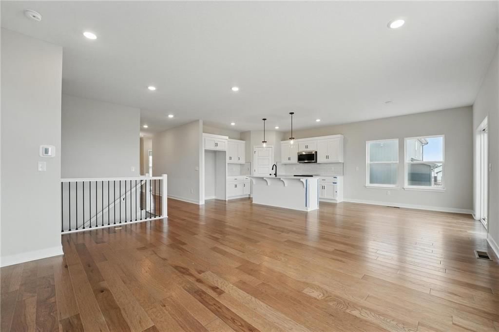 Photo 9 of 26 - 500 Woodview Drive