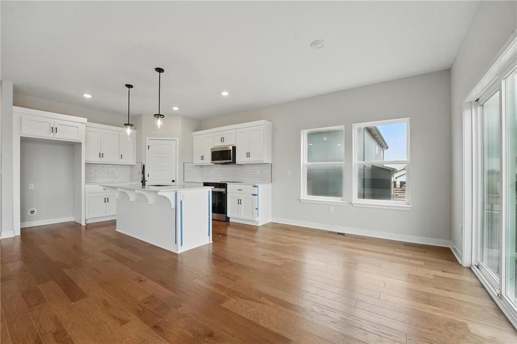 Photo 10 of 26 - 500 Woodview Drive
