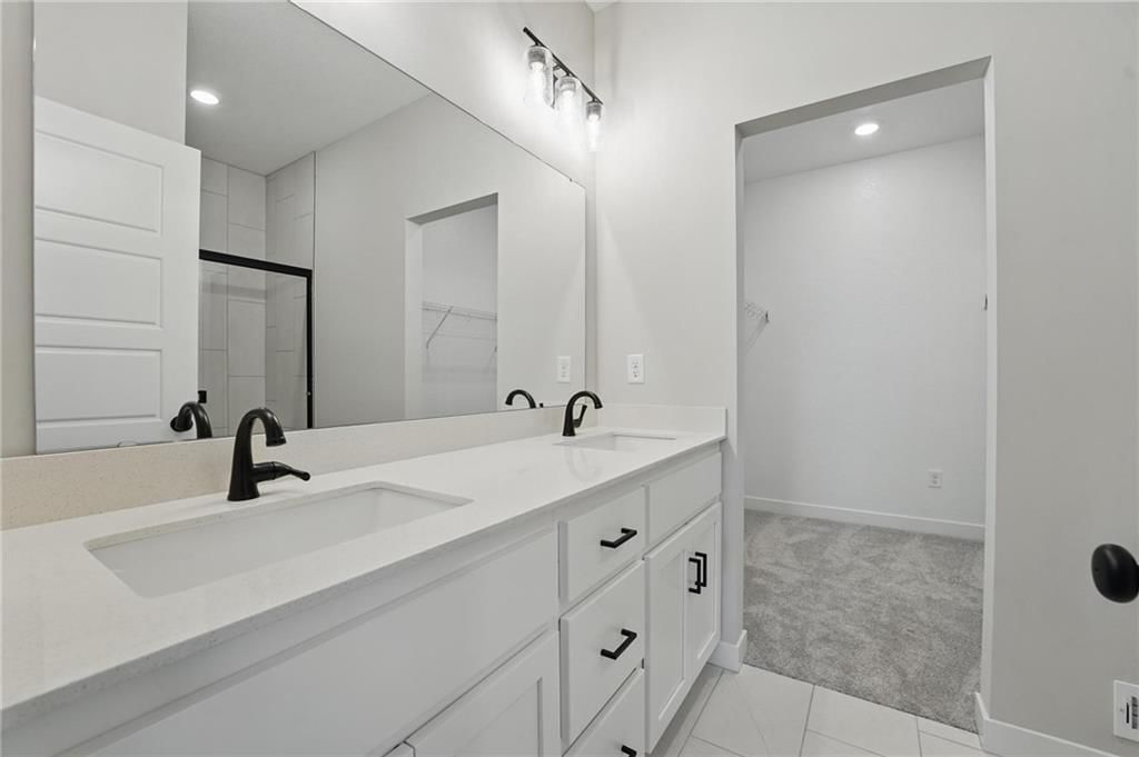 Photo 16 of 26 - 500 Woodview Drive