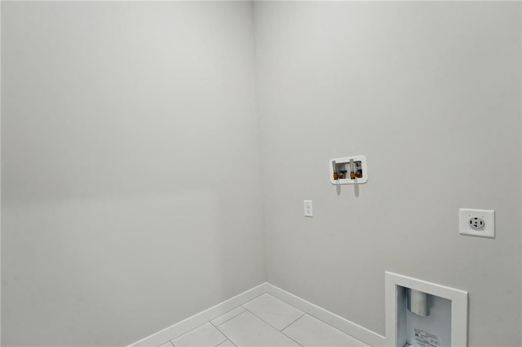 Photo 19 of 26 - 500 Woodview Drive