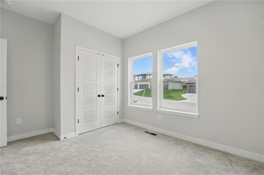 Photo 21 of 26 - 500 Woodview Drive