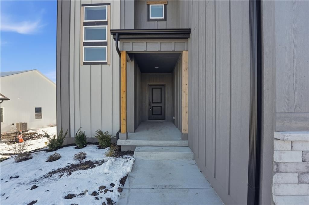 338 Meadowlark Drive — photo 3