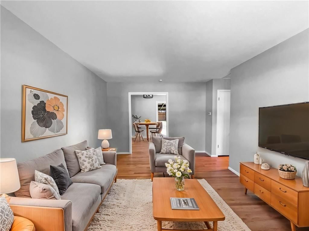11709 Fremont Avenue — photo 2