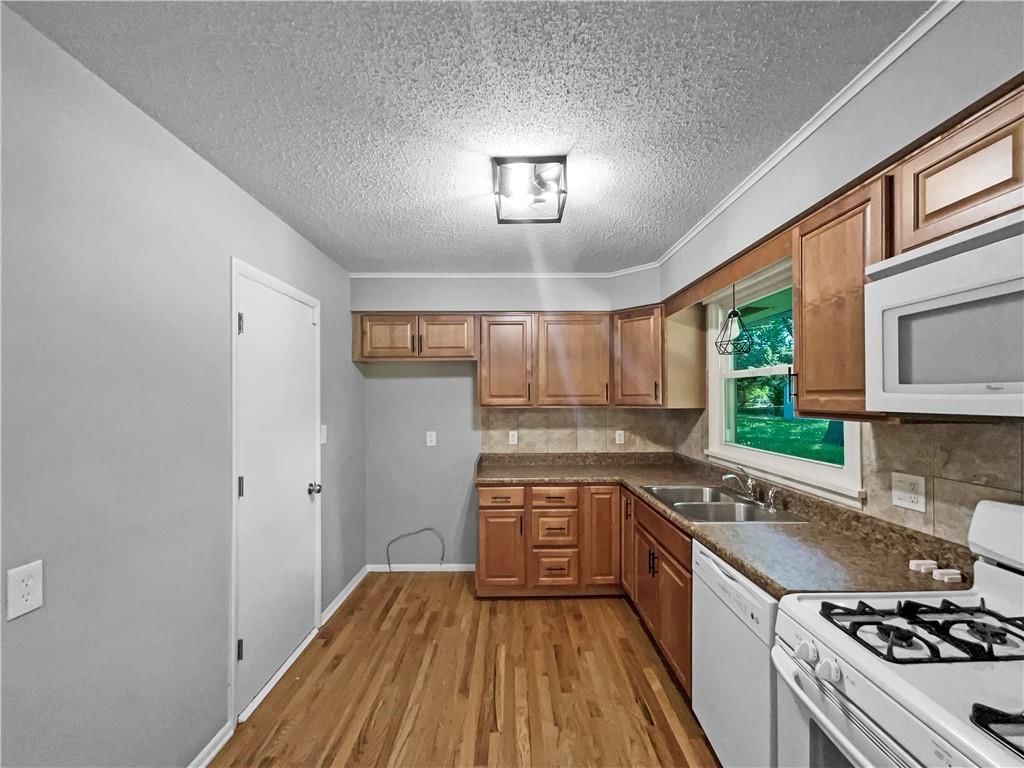 11709 Fremont Avenue — photo 12