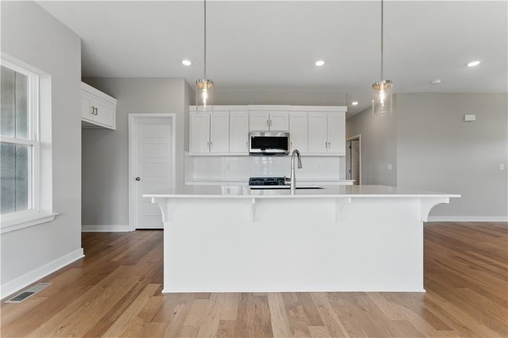 Photo 7 of 25 - 400 Meadowlark Drive