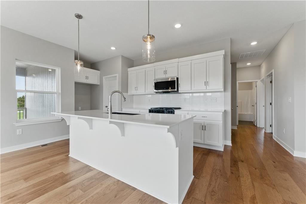 Photo 8 of 25 - 400 Meadowlark Drive