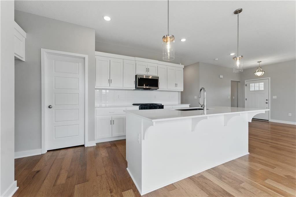 Photo 9 of 25 - 400 Meadowlark Drive