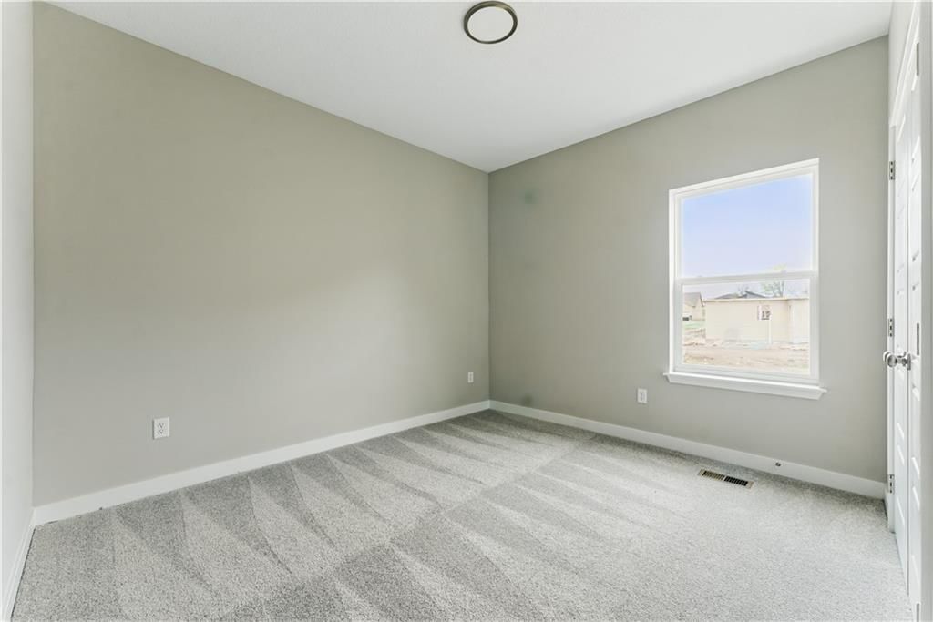 Photo 18 of 25 - 400 Meadowlark Drive
