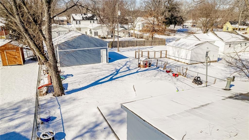 Photo 19 of 23 - 212 S Delaware Street