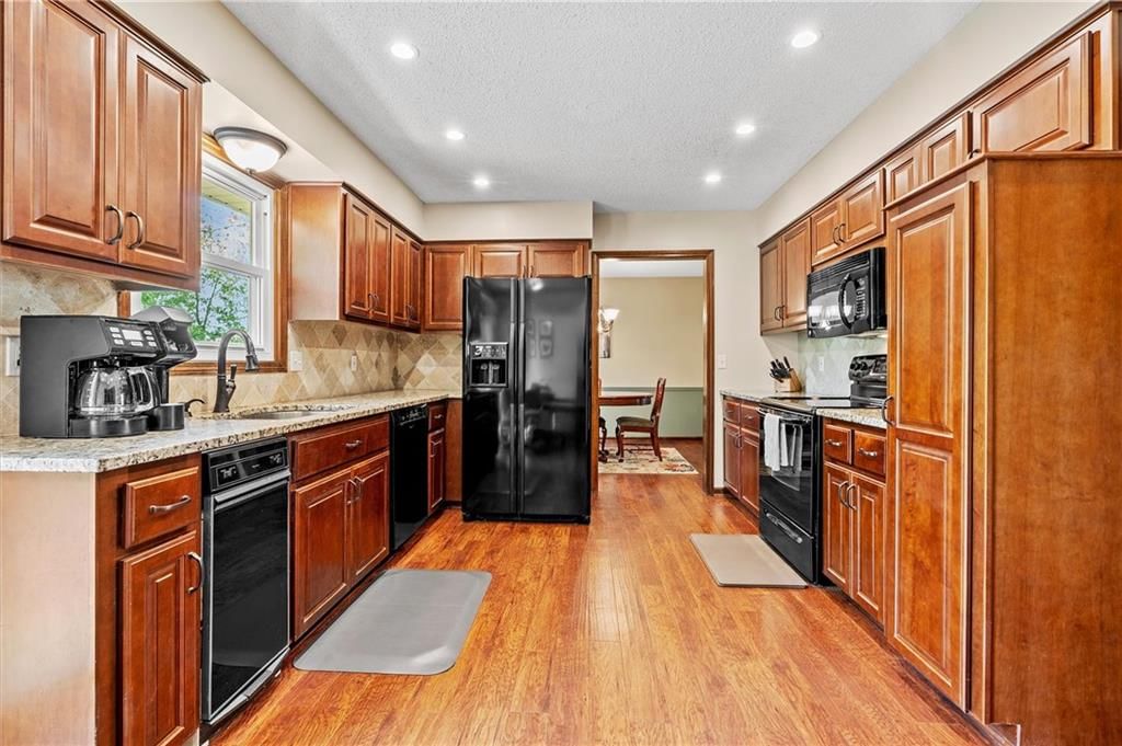 15017 Woodcliffe Circle — photo 22