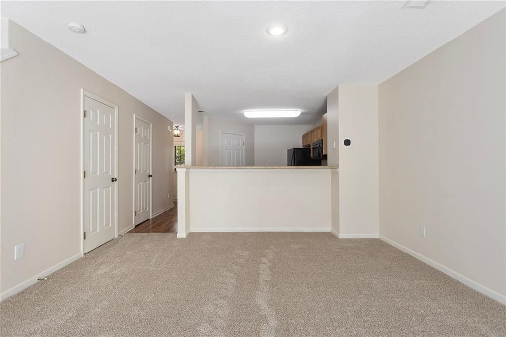 Photo 6 of 24 - 5412 Fairmount Avenue